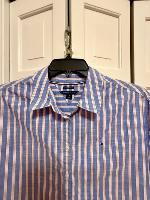 Tommy Hilfiger Women's Relaxed Fit Striped Short Sleeve Button-Down Shirt - Image 3
