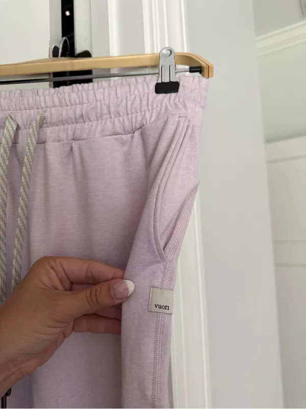 Vuori pink performance women’s high rise jogger pants - Image 4