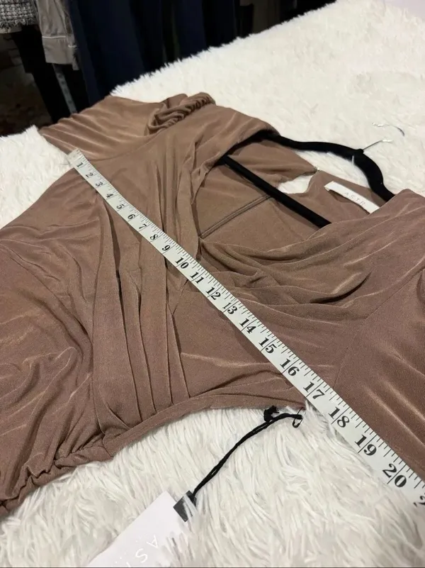 NEW ASTR Myla Dress in Nude Tan Small - Image 4