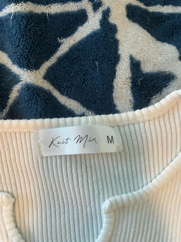 White top Size M - Image 2