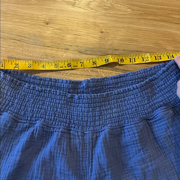 So very Comfy Blue Gauzy 100% Cotton Stretchy Shorts Womens Large - Image 9