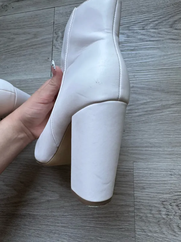 Woman’s Off White Pointed Toe Block Heel Ankle Boots - Image 9