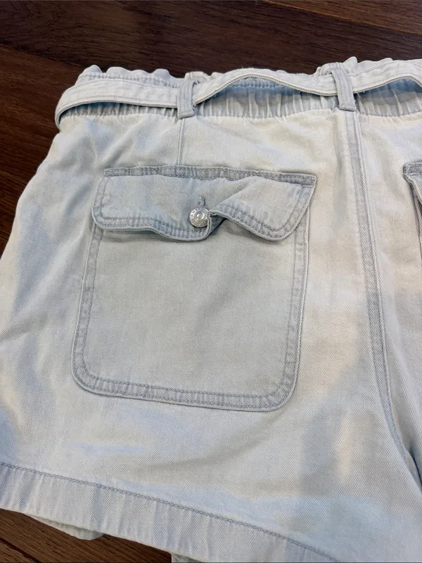 American Eagle Paperbag Waist Mom Short in Light Wash Size 14 - C45-008 - Image 6
