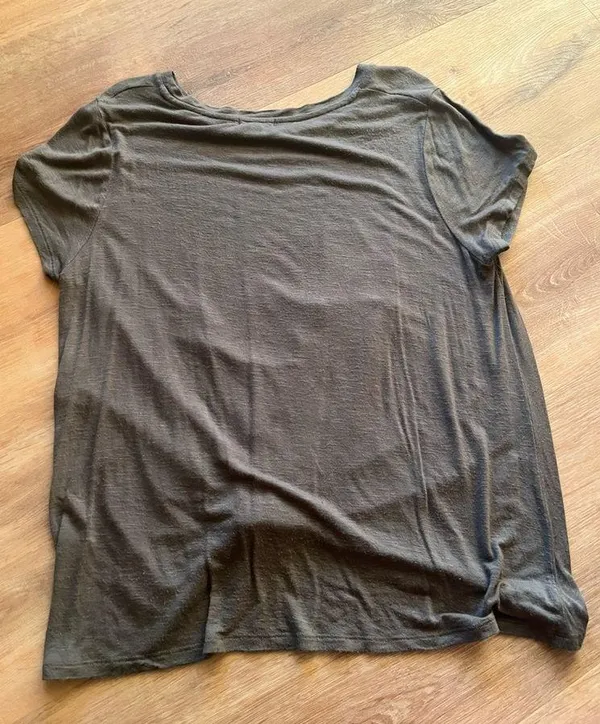 Eyeshadow Short Sleeve Twist Front T-Shirt- Olive Green. - Image 3