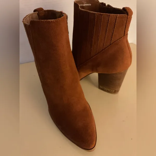 Blondo women suede Chelsea waterproof Cognac Suede Ankle Booties size 9.5 - Image 4