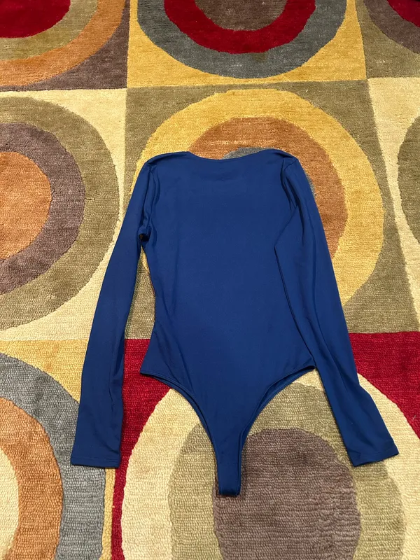 Hollister Must Have Collection Blue Long Sleeve Scoop Neck Bodysuit Size Small - Image 3