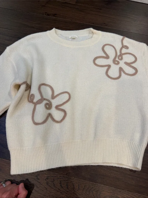 debut Cream Crewneck Sweater with Taupe Floral Outline Size Small - P99 - Image 4