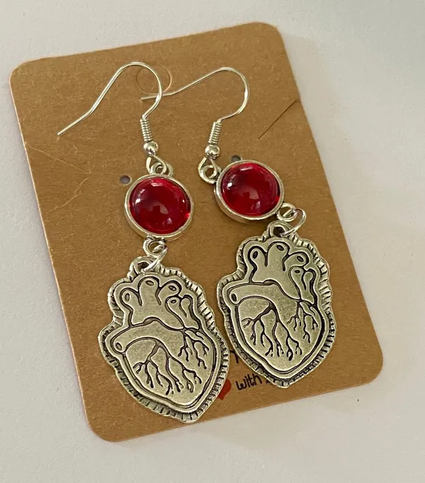 Handmade Kawaii fun horror gothic heart  dangle earrings✨ - Image 4