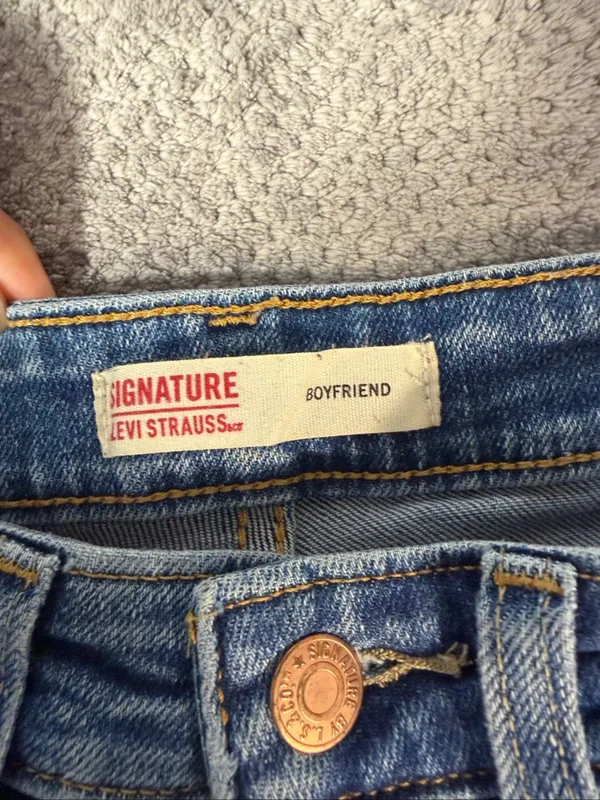 Signature by Levi Strauss Boyfriend Jeans Womens 6/28 Distressed Cuffed Stretch - Image 3