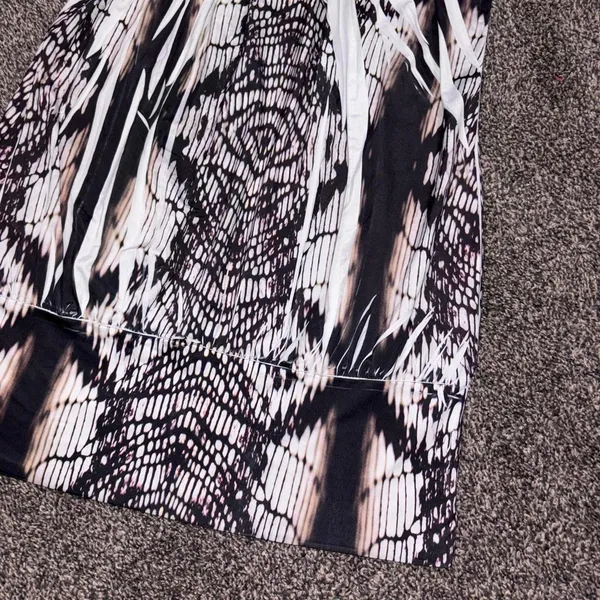 Wet Seal black & white geometric print tank top with tie front detail, size L - Image 7