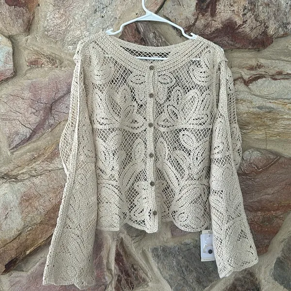 Commense Hollow Button Plisse Cardigan size large Tan - Image 3