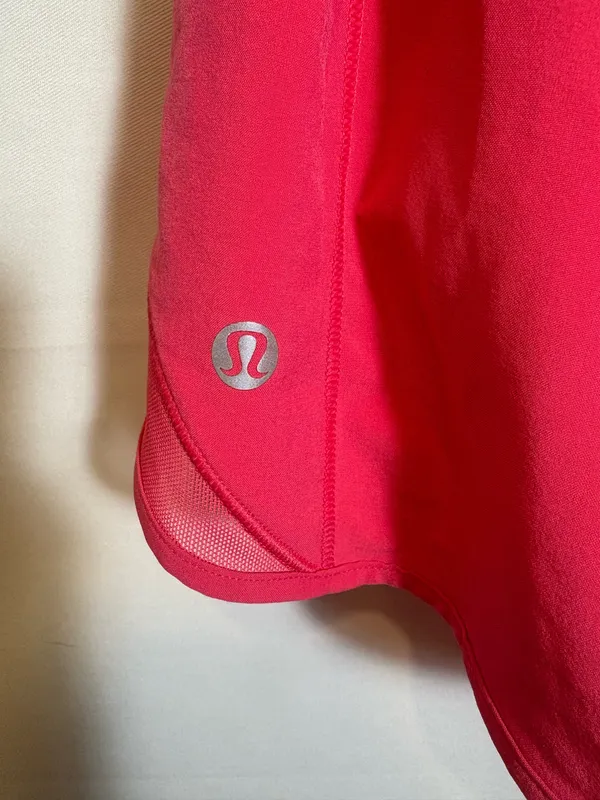 Lululemon High-Rise 2.5" Hotty Hot Shorts - Image 4