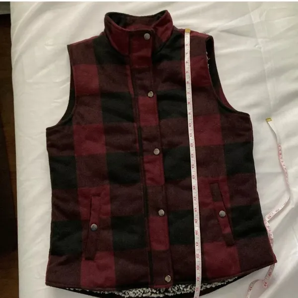 Thread and Supply Plaid‎ Vest Sherpa lined Womens Size Small Red and Black EUC - Image 7