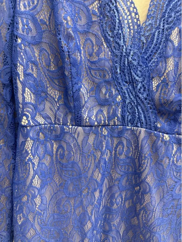 Women’s size small sophisticated Xtaren dress - Image 2
