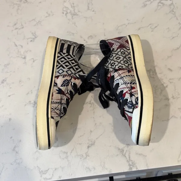 KEEN Elsa IV sneakers with a tribal Aztec indigenous patchwork pattern size 7 - Image 6