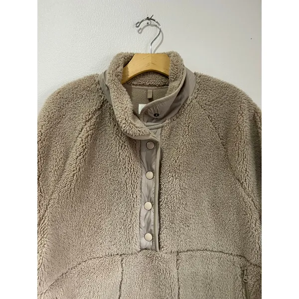 Lou‎ & Grey Cozy Sherpa Fleece Pullover Beige Size M Soft Lounge Sweater - Image 3