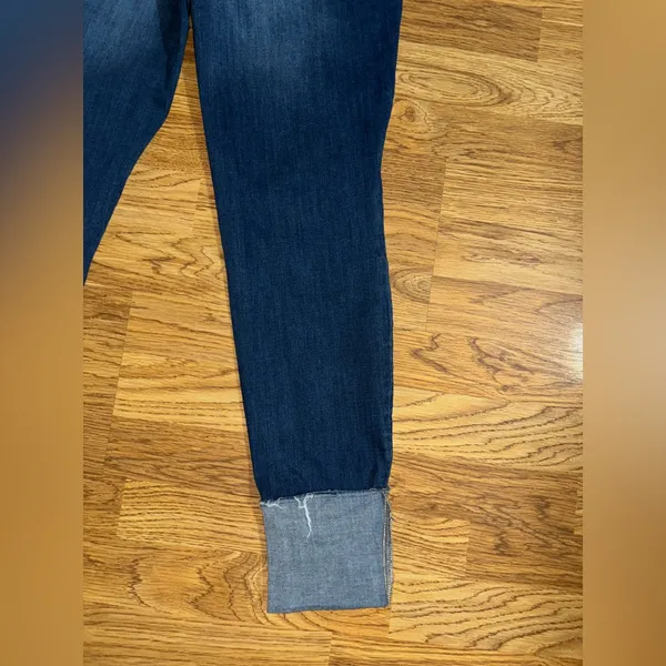 Maurices Distressed Cropped Cuffed Jeans Women’s Size Medium Regular - Image 16