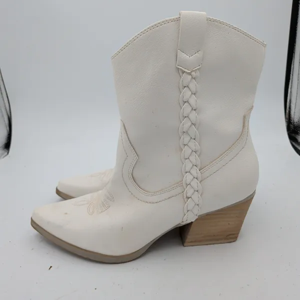 DV Dolce Vita Karyn White Western Ankle Boots Women 8.5 Braided Pointed Toe - Image 2