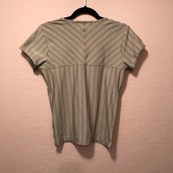 *30off3* NWOT. Nike Dri-Fit top size Medium‎ - Image 4