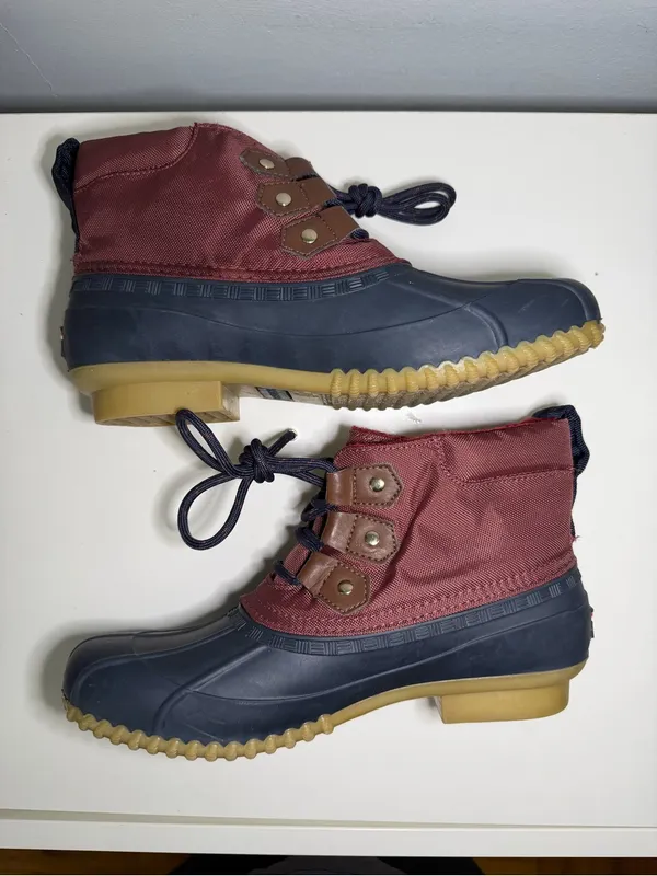 Tommy Hilfiger Womens Boots Outdoors Quilted Duck Boots Maroon Navy size 6 - Image 2