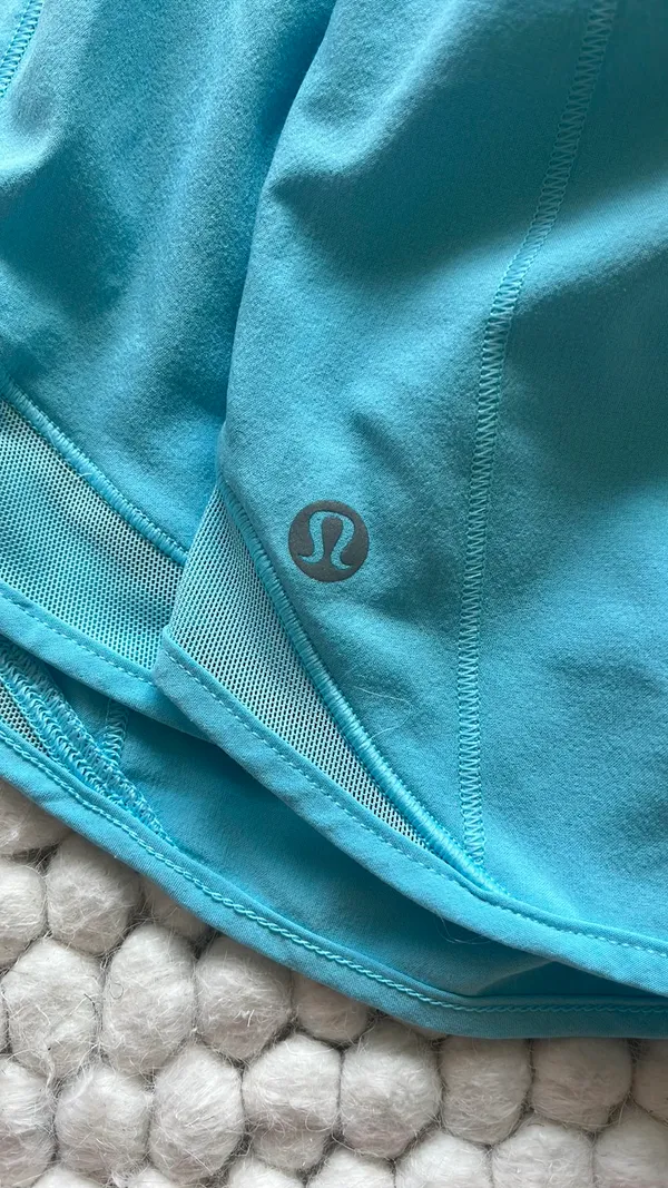 Lululemon Hotty Hot Shorts 4" High-Rise - Image 4