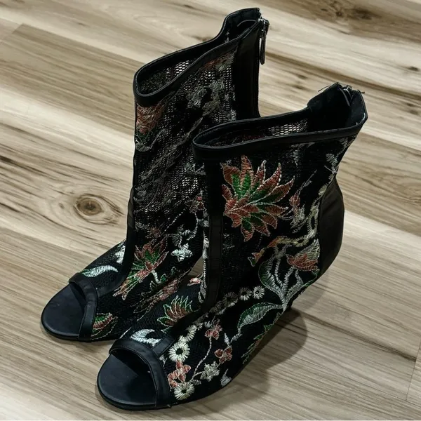 Cape Robbin Black Mesh Floral Embroidered Open Toed Booties Women’s 9 - Image 4