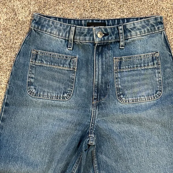 Free Assembly Women's High-Rise Wide-Leg Jeans with Patch Pockets - Image 10