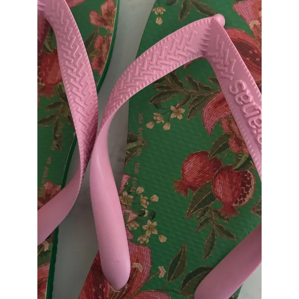 HAVIANAS X FARM RIO Thong Sandals in Green Size 9/10 - Image 5