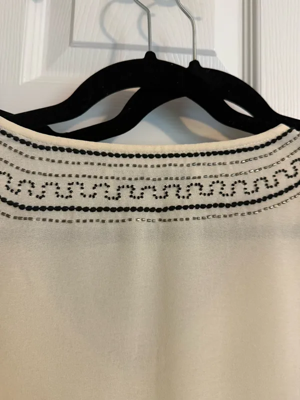Abercrombie and Fitch white beaded tank top size extra small - Image 5