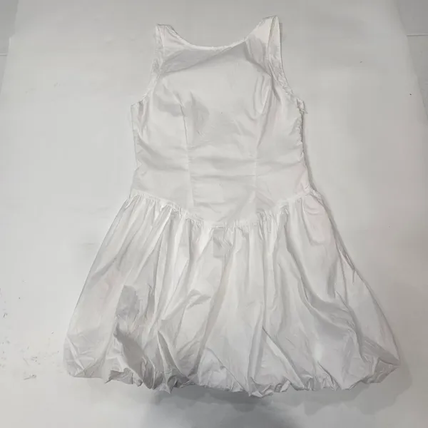 NIA Tamara Dress in White - Image 3