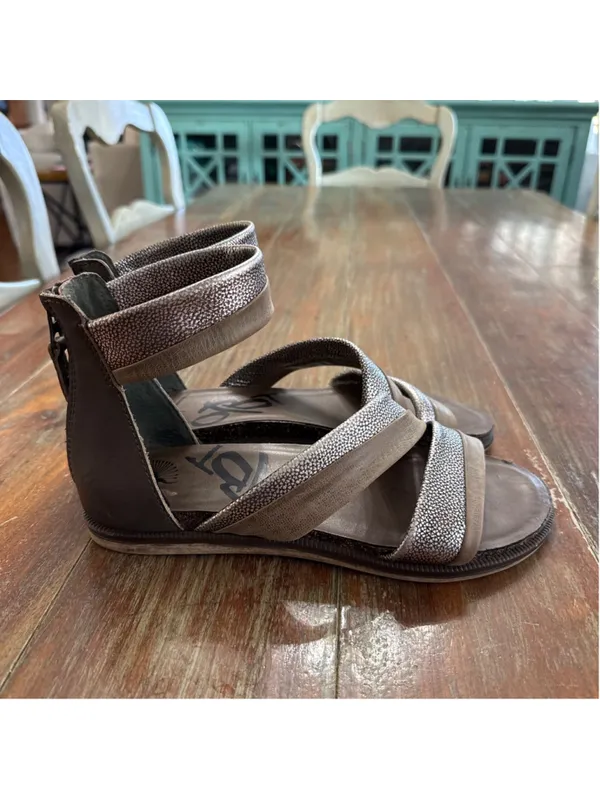 OTBT Souvenir Metallic Leather Ankle Wrap Sandals Silver Taupe Zip 7.5 Gladiator - Image 3