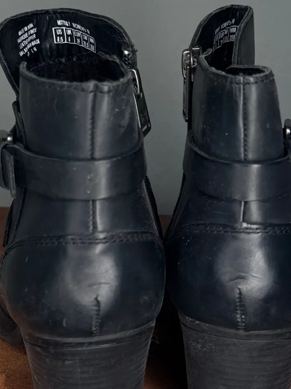 Rockport Black Leather Booties Size 8.5 - Image 2