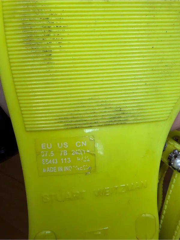 Stuart Weitzman Goldie Jelly Sandals in Neon Yellow - Size 7 - Image 7