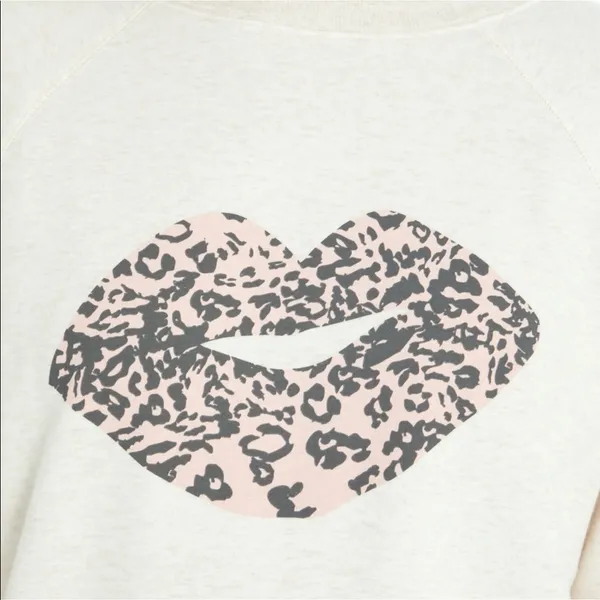 Wildfox Leopard print kiss oversized statement sweatshirt size small - Image 5