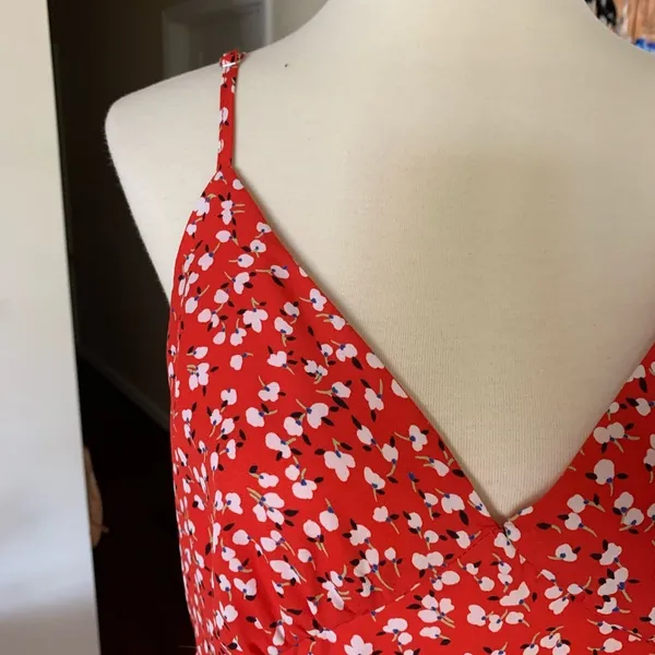 Blues & Greys Mini Floral Print Slip‎ Dress Size Medium Red White - Image 4