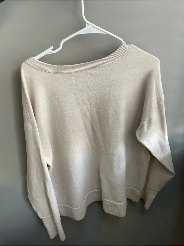 Lucky Brand Women's V-Neck Light Cream Sweater Size L - Image 6