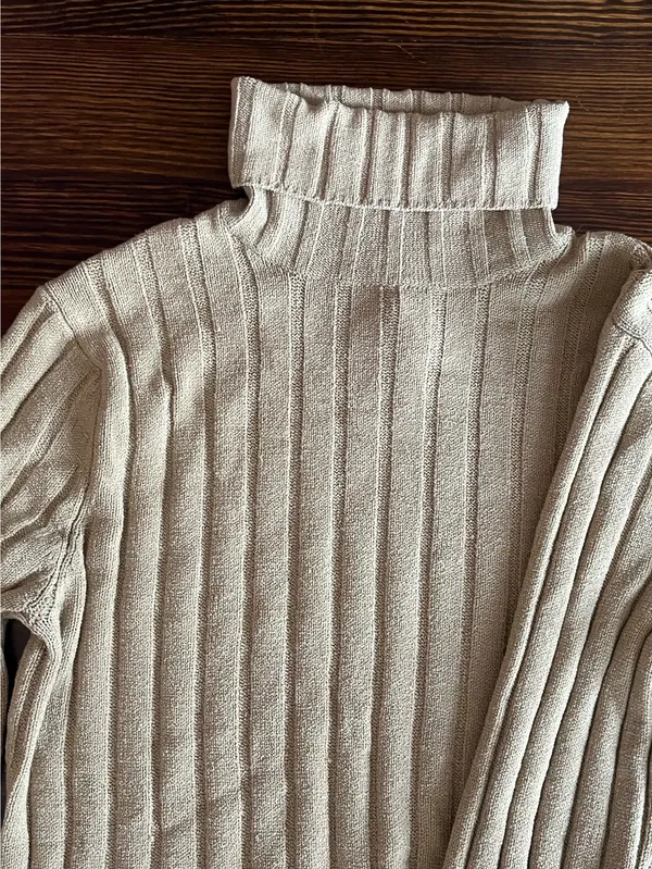 Vintage Tan Textured Turtleneck - Image 3