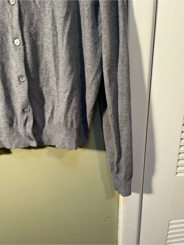 Cielo Women’s Size XL Cardigan Sweater Light Gray Button Crewneck Long Sleeve - Image 5
