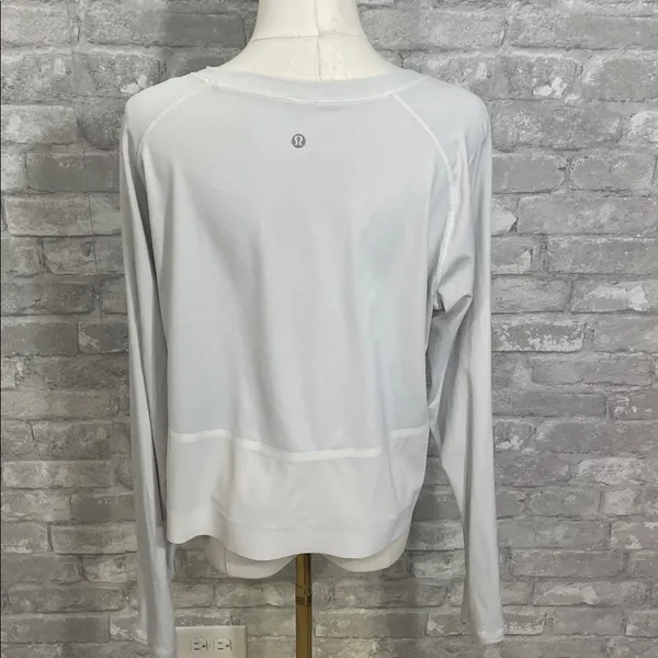 Lululemon Athletica White Long Sleeve Top - Image 4