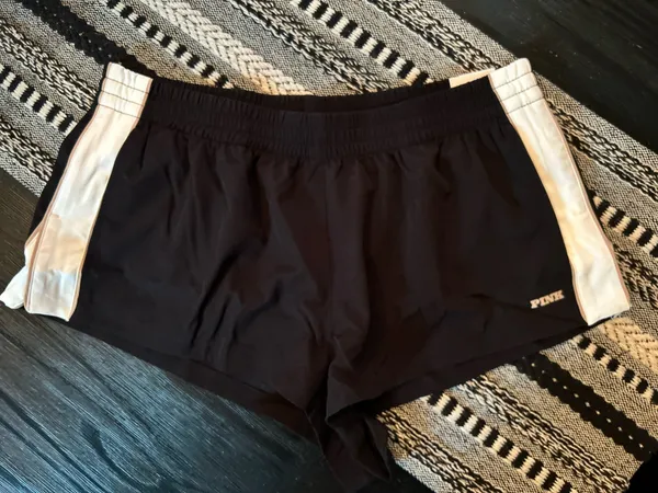 Victoria's Secret Retro Black Athletic Shorts with Beige Trim side pockets new L - Image 4