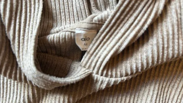 Alo crop sweatshirt hoodie - Image 3