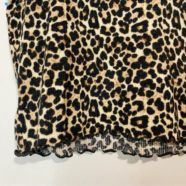 American Eagle Women’s Cheetah Print Crop Top Brown Size Small EUC - Image 2