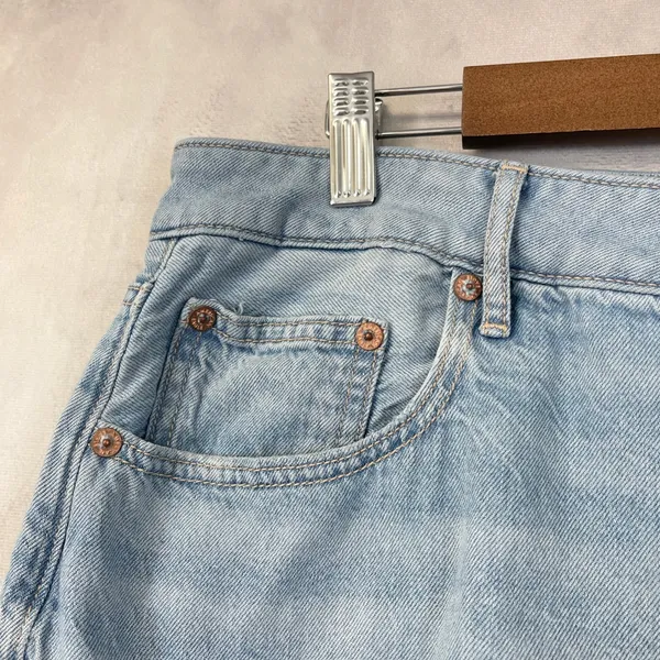 American Eagle Cargo Denim Skirt‎ Womens 16 Light Wash Stretch Front Slit Y2K - Image 5