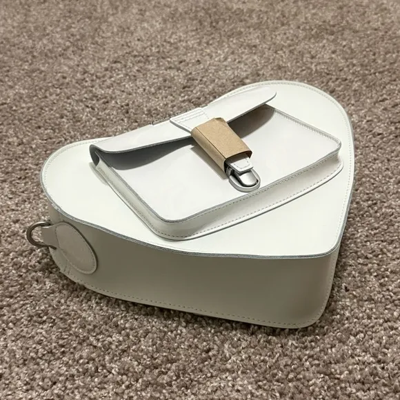 NWT Dr. Martens White Leather Heart Shaped Bag featuring the iconic heart - Image 9