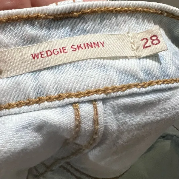 Levi's Wedgie Skinny Jeans Light Wash Blue Women's Size 28 High Rise - Image 7