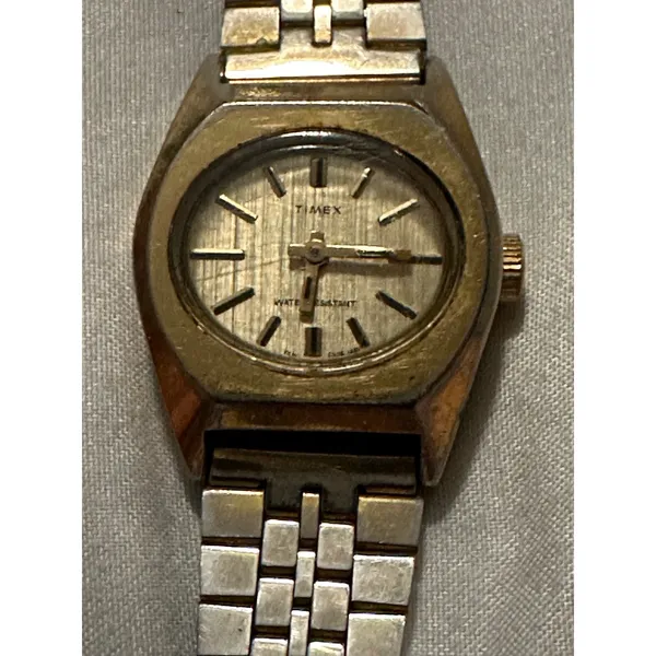 Vintage Timex Women's Watch Gold Tone Water Resistant Analog‎ Wristwatch - Image 5