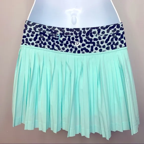Lululemon Pleat To Street‎ II Teal Blue Spotted Skirt Size 2 - Image 4