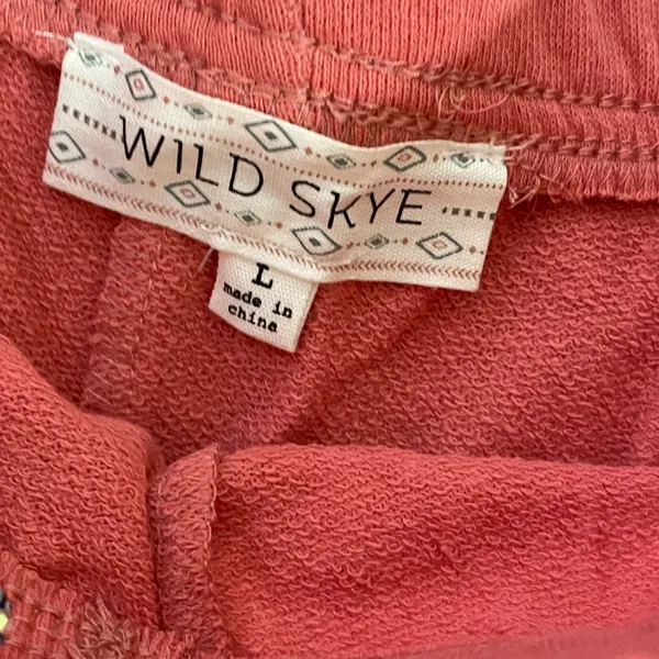 Wild skye NWT Coral Shorts Size Large - Image 3
