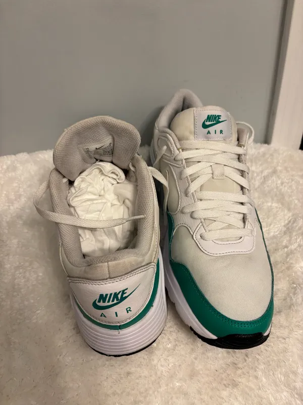 Green and white Nike Sz. 12 athletic or casual running shoes - Image 11