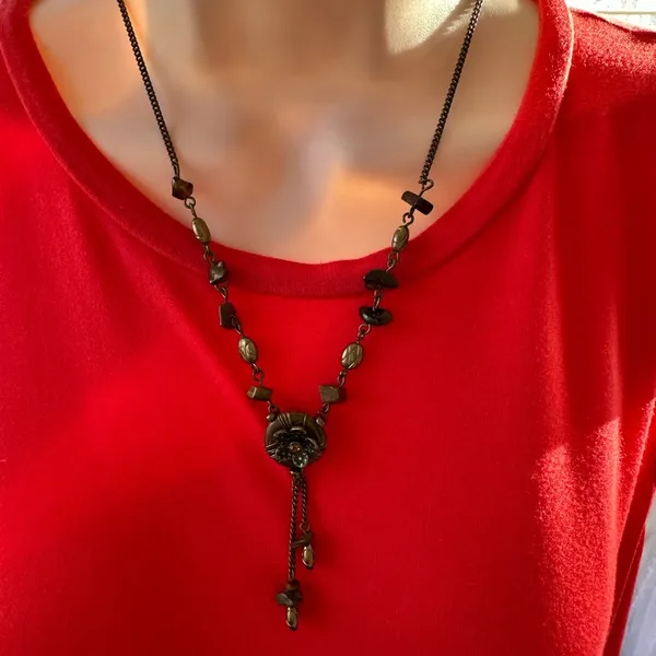 Beautiful Flower Beaded Bronze Necklace with Adjustable Length - Image 5